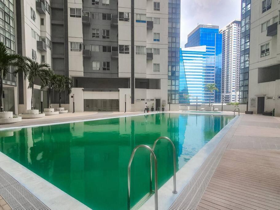 Bgc Taguig Cozy 2 Bedroom Loft, With Stunning Bgc Skyline View! Manila Exterior photo
