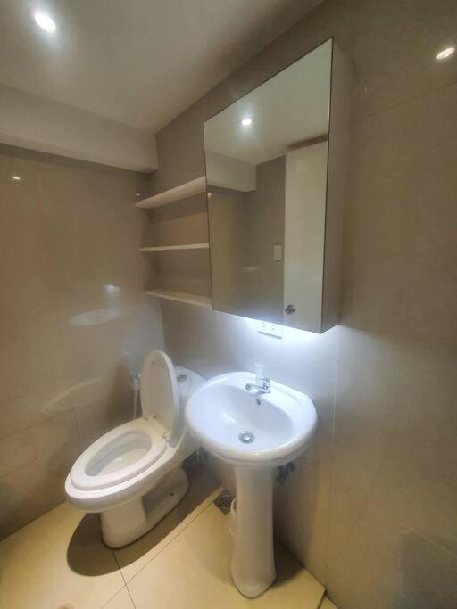 Bgc Taguig Cozy 2 Bedroom Loft, With Stunning Bgc Skyline View! Manila Exterior photo