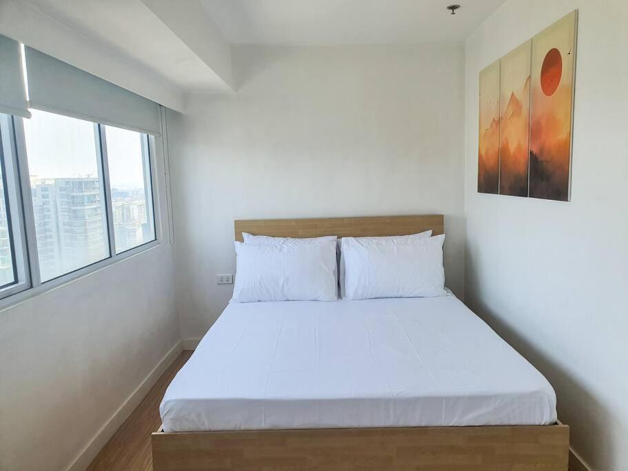 Bgc Taguig Cozy 2 Bedroom Loft, With Stunning Bgc Skyline View! Manila Exterior photo