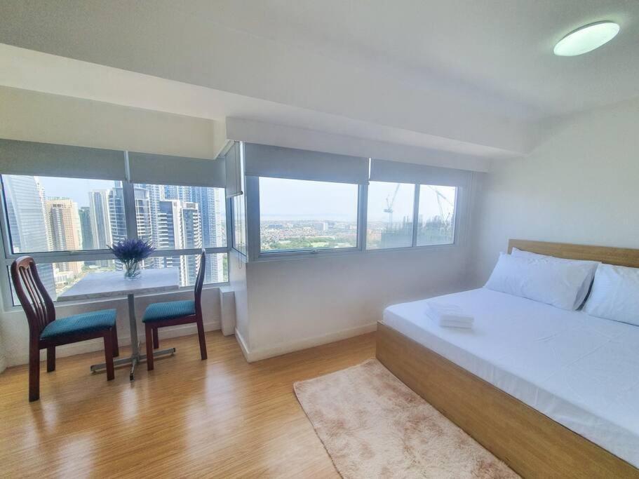 Bgc Taguig Cozy 2 Bedroom Loft, With Stunning Bgc Skyline View! Manila Exterior photo