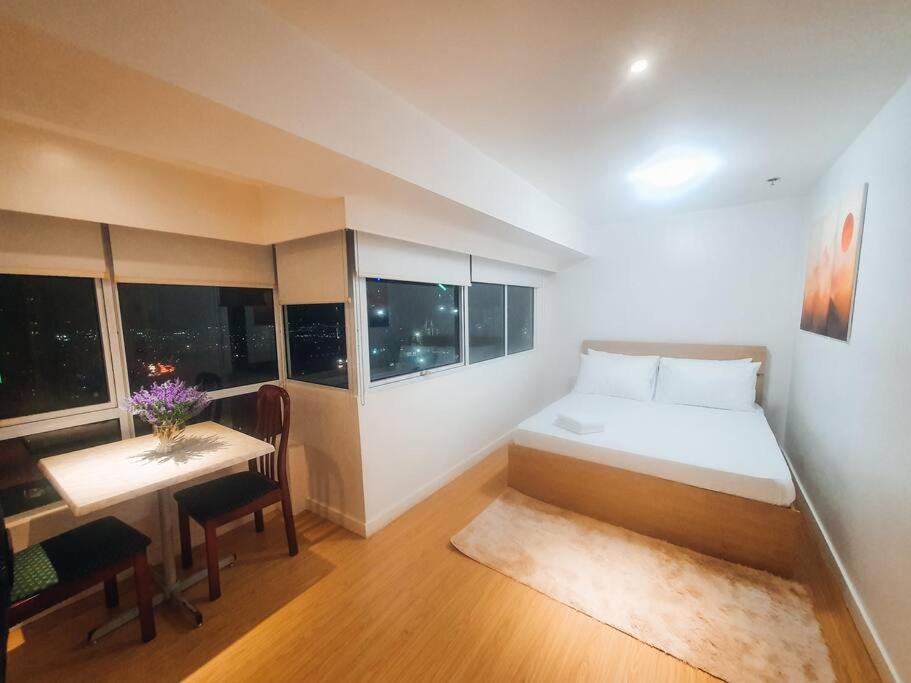 Bgc Taguig Cozy 2 Bedroom Loft, With Stunning Bgc Skyline View! Manila Exterior photo