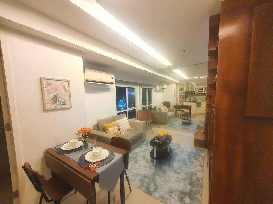 Bgc Taguig Cozy 2 Bedroom Loft, With Stunning Bgc Skyline View! Manila Exterior photo